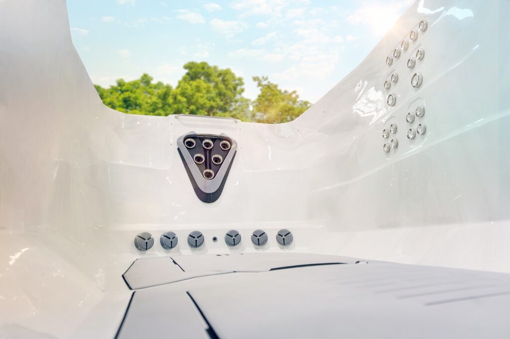 H2X Challenger 19D MAX swim spa, feature detail